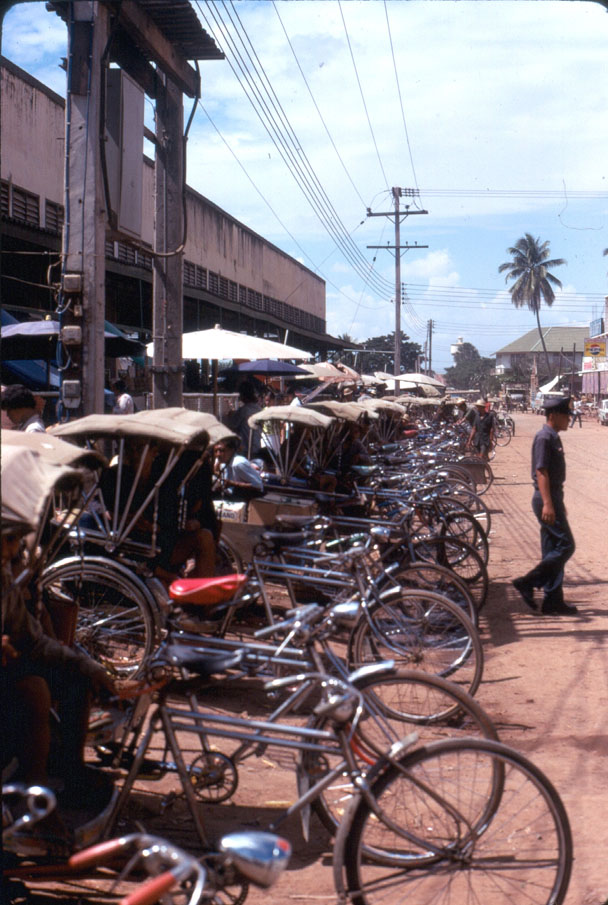 Samlors Parked by Market